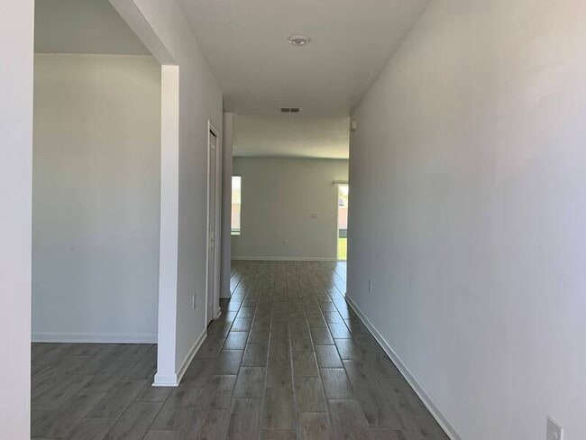 Building Photo - 843 Grant St