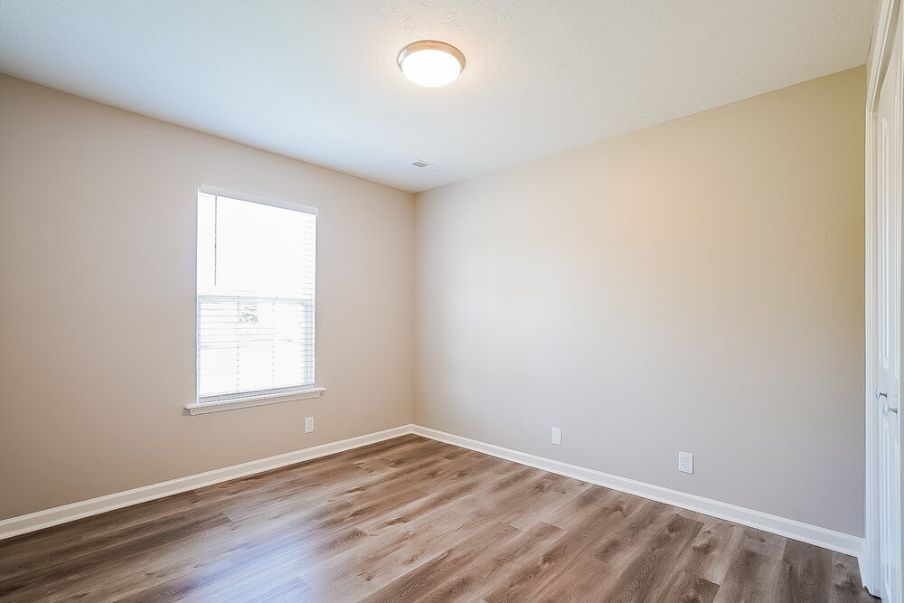 Building Photo - 705 Tot Dr