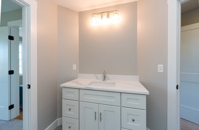 Building Photo - 61 Boutelle Rd