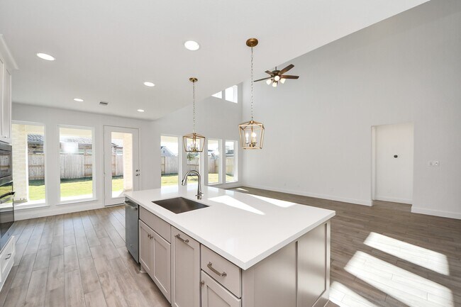 Building Photo - 5806 Pink Coral Ln