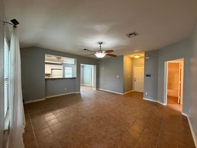 Building Photo - 6629 Kodiak Dr