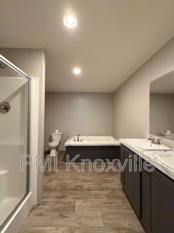 Building Photo - 1413 Howell River Rd