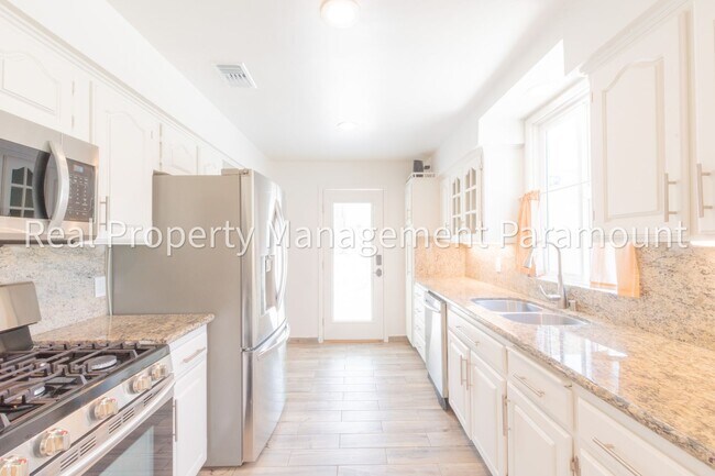 Building Photo - Beautiful Newly Renovated 3-Bedroom Home in a Prime Location