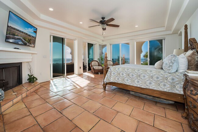 Building Photo - 875 Sand Point Rd