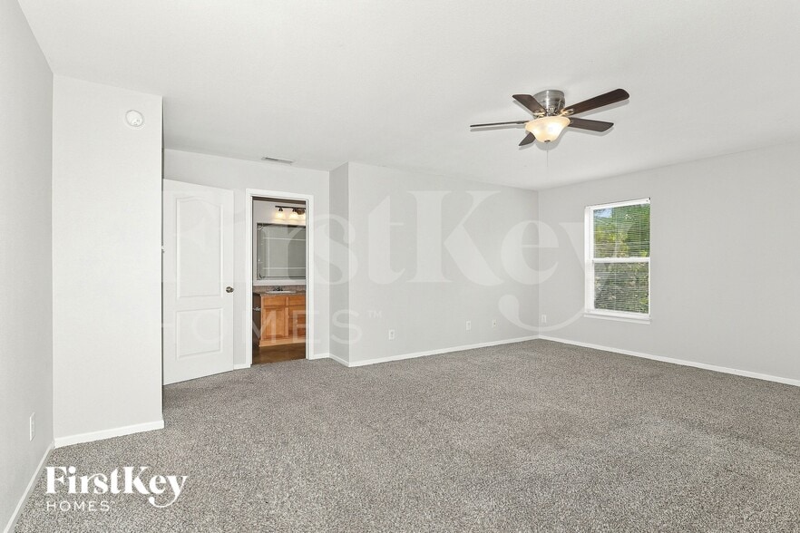 Building Photo - 15400 Gallow Ln