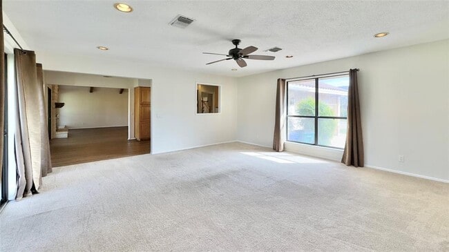 Building Photo - 843 Sunfish St