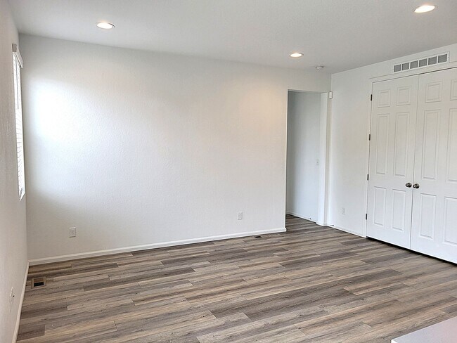 Building Photo - ALL PROSPECTIVE TENANTS MUST SUBMIT A $58 ...