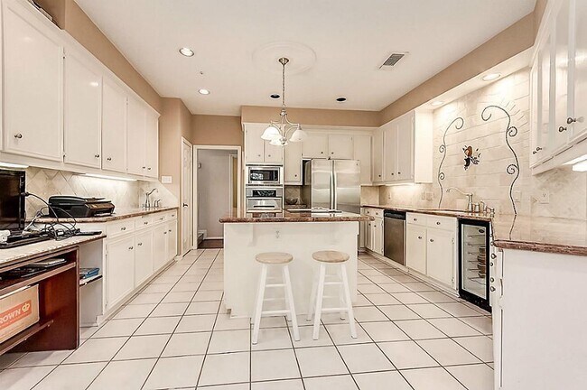 Building Photo - 13006 Waldemere Dr