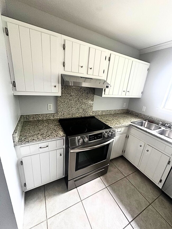 Building Photo - Fisherman's Delight