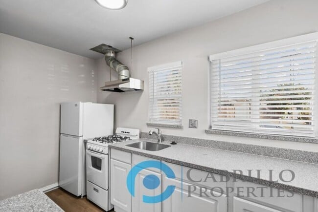 Building Photo - 2110 Bacon St