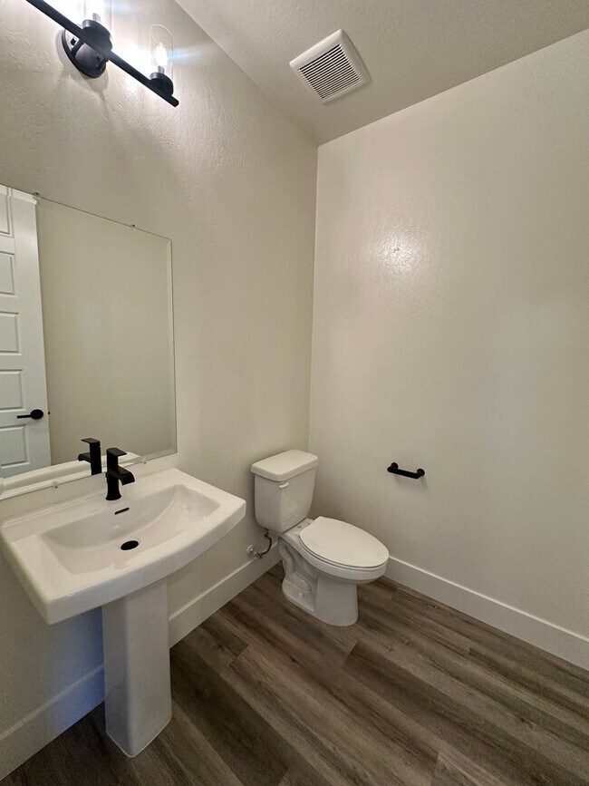 Building Photo - Newly built DR HORTON home coming soon!!