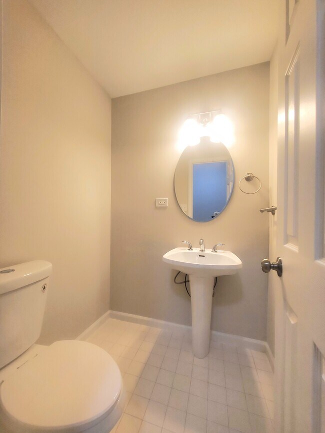 Building Photo - 14142 Betsy Ross Ln