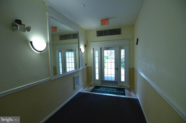 Building Photo - 1501 North Point Dr