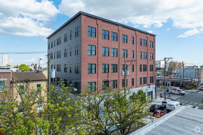 Building Photo - 943 Washington Ave