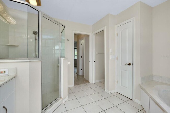 Building Photo - 15140 Lyneburg Ave