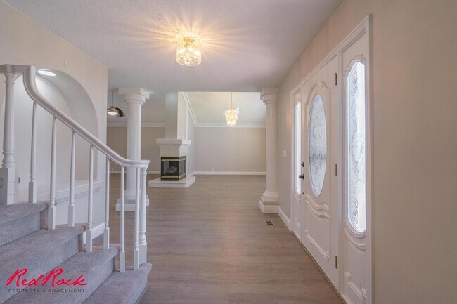 Building Photo - Spacious 6 Bedroom Home with a Balcony!