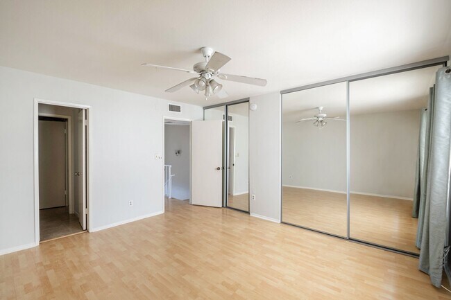 Building Photo - 4558 Willis Ave