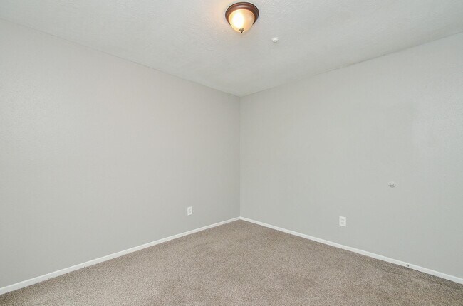 Building Photo - 4522 Donalbain Dr