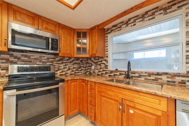 Building Photo - 5521 W Shr Dr