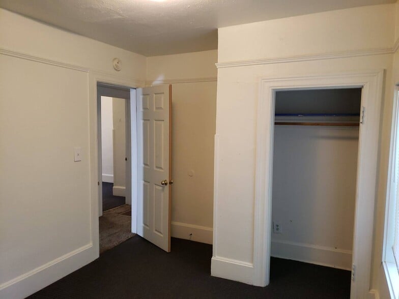 Building Photo - 515 NE Kamiaken St