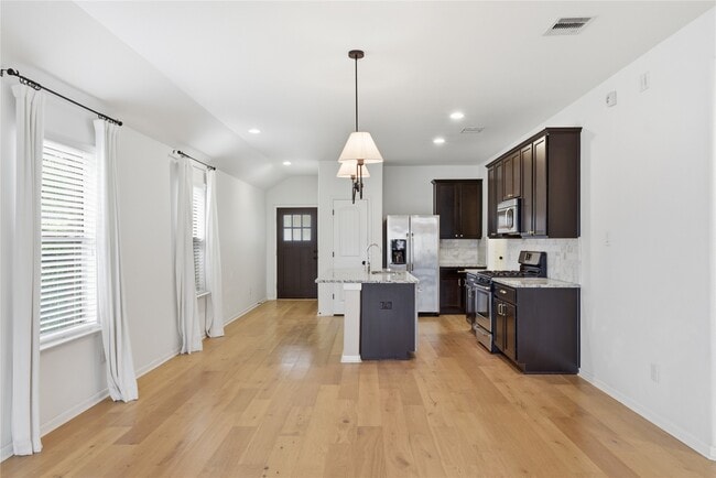 Building Photo - 1617 Park Promenade Pl