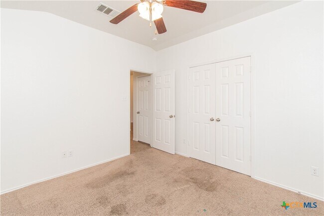 Building Photo - 7003 Osbaldo Dr