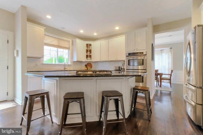 Building Photo - 207 Alpine Dr SE