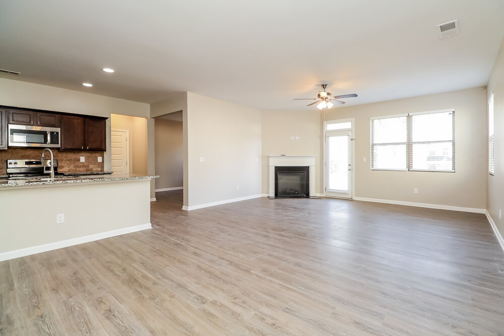 Building Photo - 1079 Lear Dr