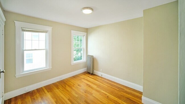 Building Photo - 66 Boylston St