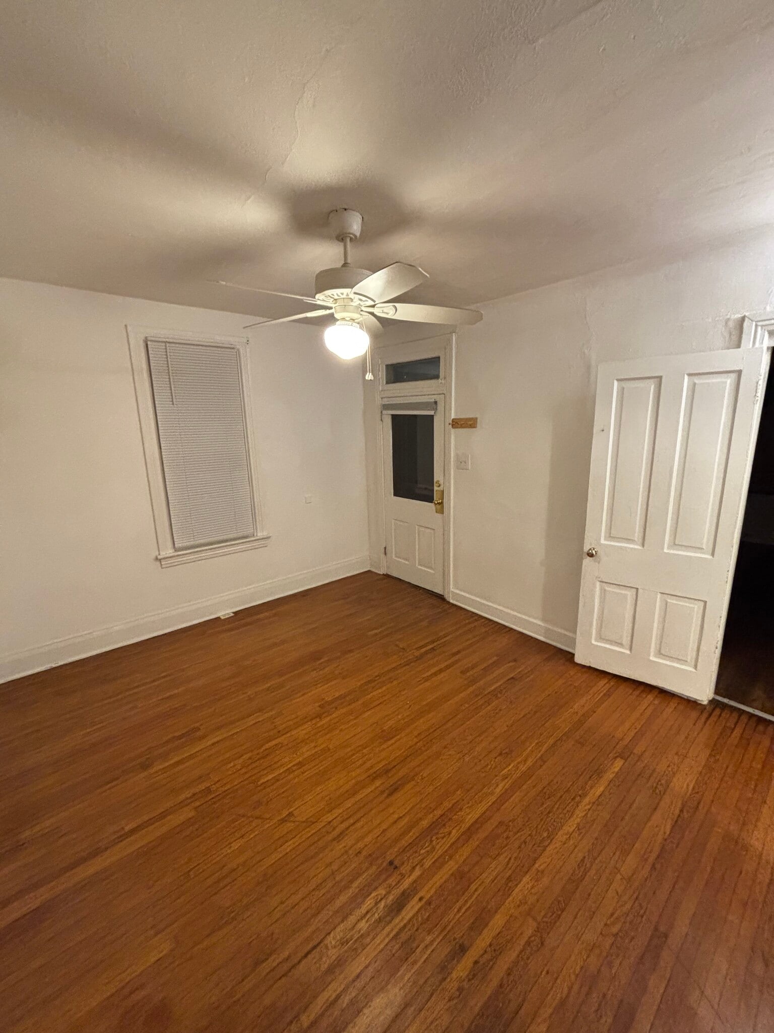 Building Photo - 340 N Franklin St