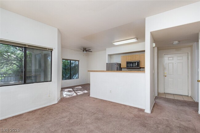 Building Photo - 8250 N Grand Canyon Dr