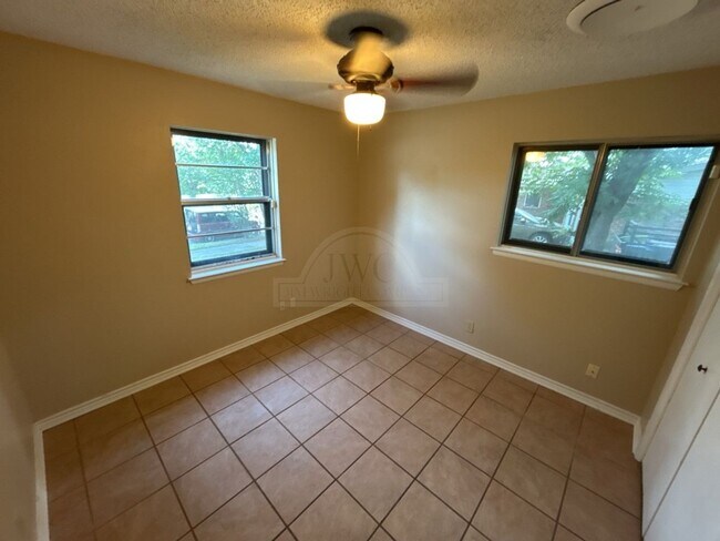 Building Photo - 3202 Brookbend Dr