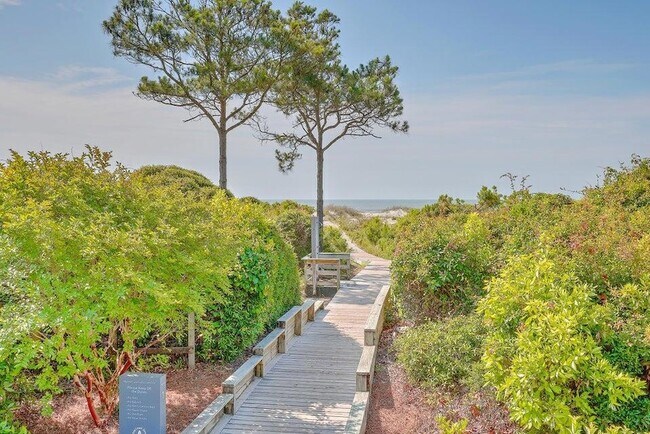 Building Photo - 1115 Duneside Rd
