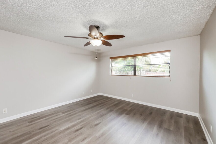 Building Photo - 6801 SW 43rd St