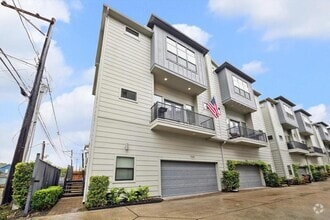 Building Photo - 1044 W 15th 1/2 St