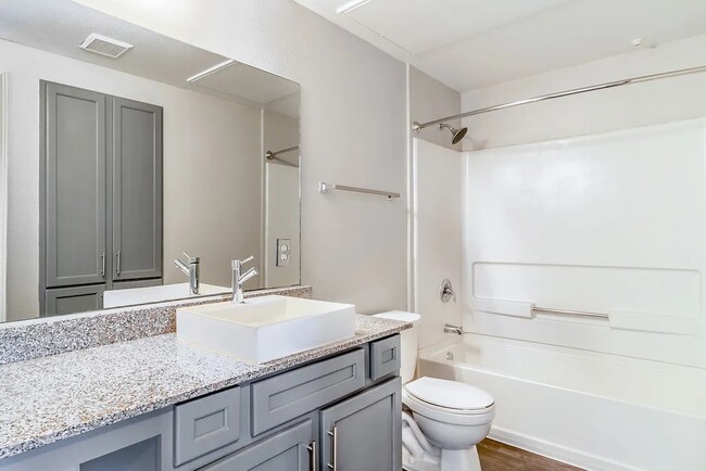 Building Photo - Pet-Friendly 2-Bed with Amenities!