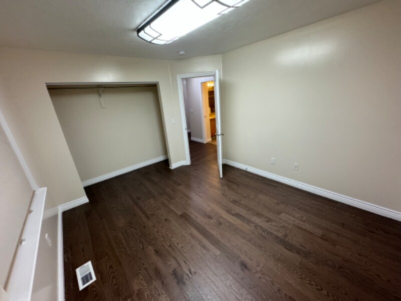 Building Photo - 656 S 1050 W