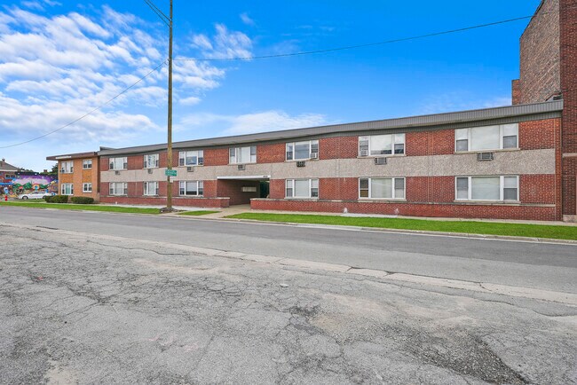 Building Photo - 6606 Windsor Ave