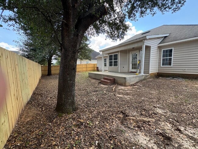 Building Photo - Wilmington Place Home