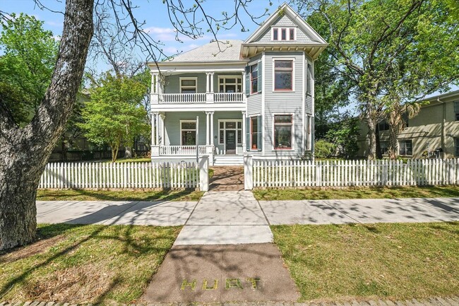 Building Photo - 2210 San Gabriel St