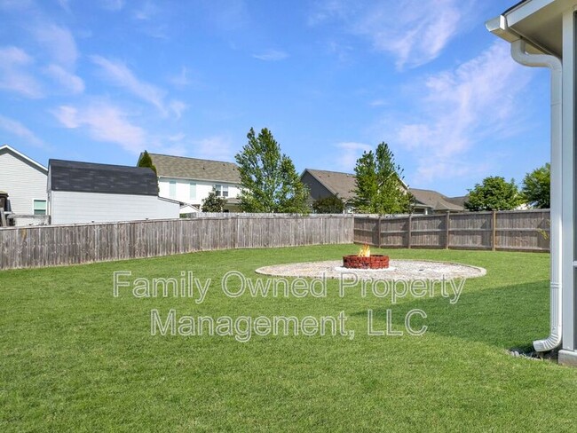Building Photo - 709 McRoy St