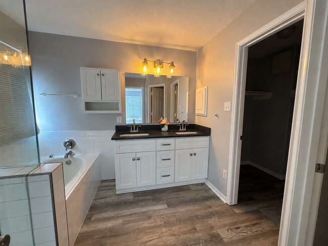 Building Photo - 12311 Granite Woods Ct