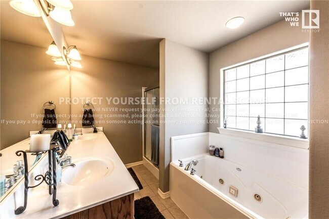 Building Photo - 3522 W Clearwood Dr