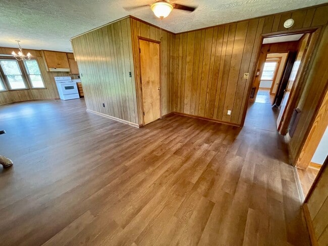 Building Photo - Super Clean 3 bed 2 bath home in Athens in...