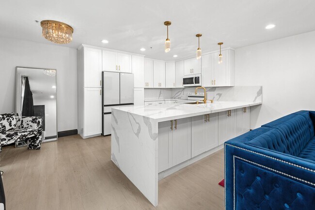 Building Photo - Stunning & fully upgraded 1BR/1BA residence in the heart of Little Italy
