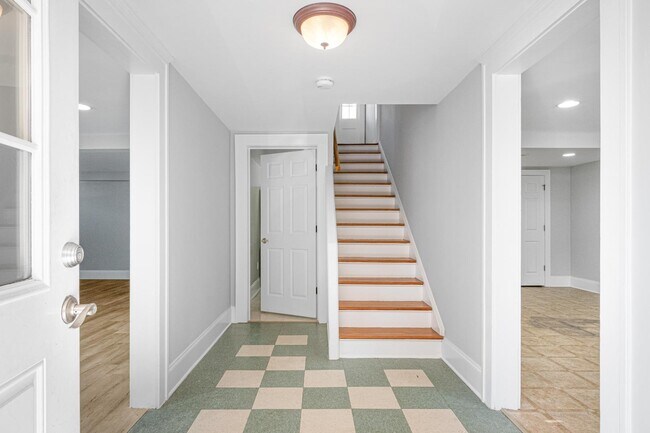 Building Photo - 545 Montgomery St