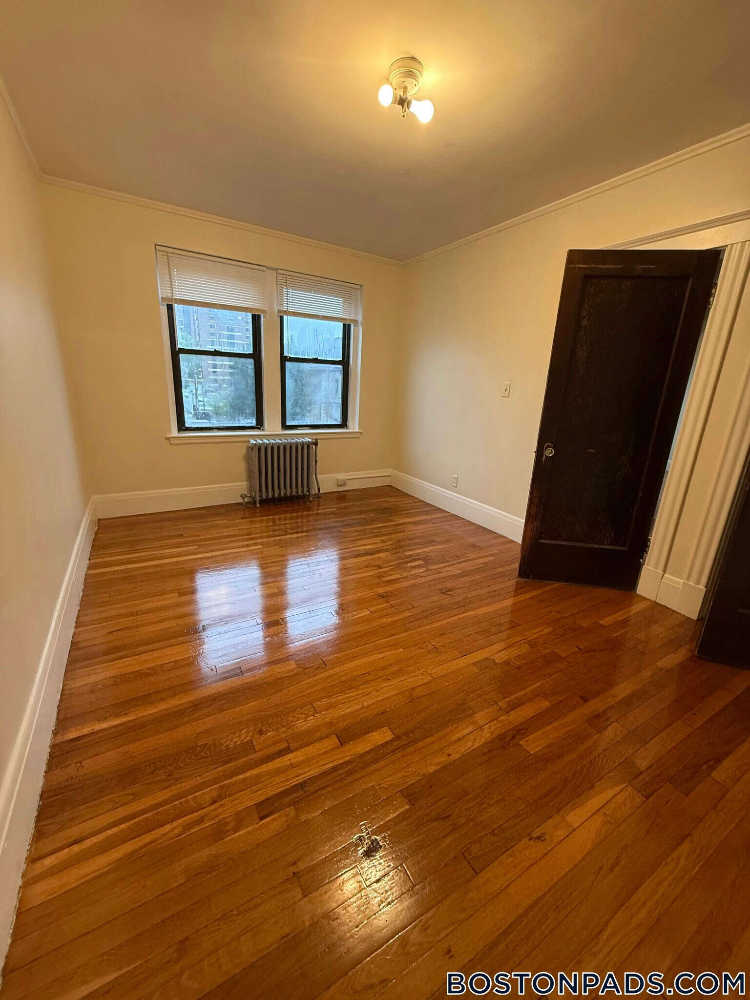 Building Photo - 349 Pleasant St