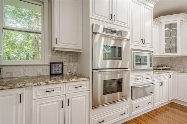 Building Photo - 700 S Brighton Ct