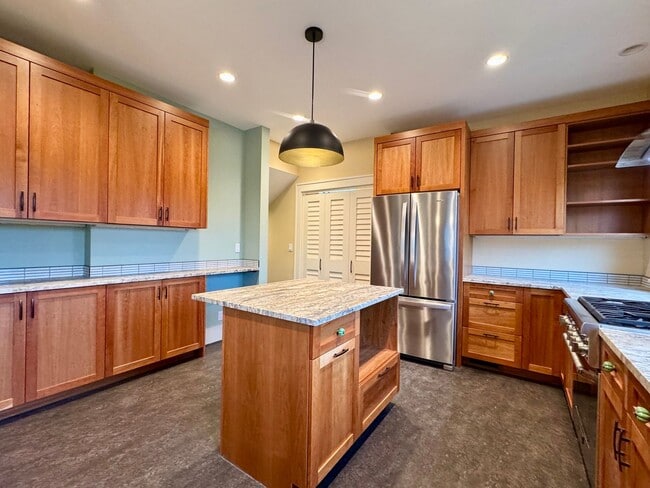 Building Photo - 6210 20th Ave NE