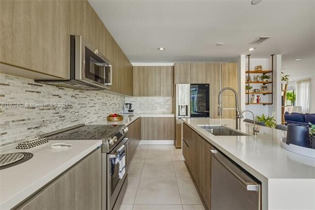 Building Photo - 10359 NW 67th Terrace